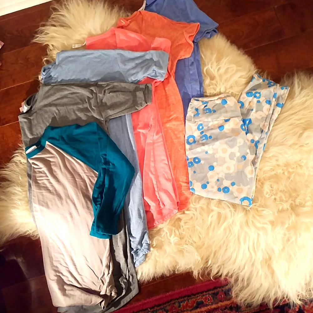 6 Lularoe Ladies Tops, 1 pair Leggings xxs-sm